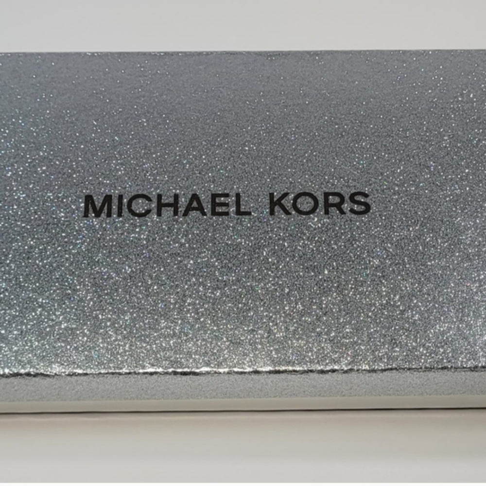 NWT Michael Kors Leather Travel Continental Wallet Wristlet in Taupe - Picture 7 of 10